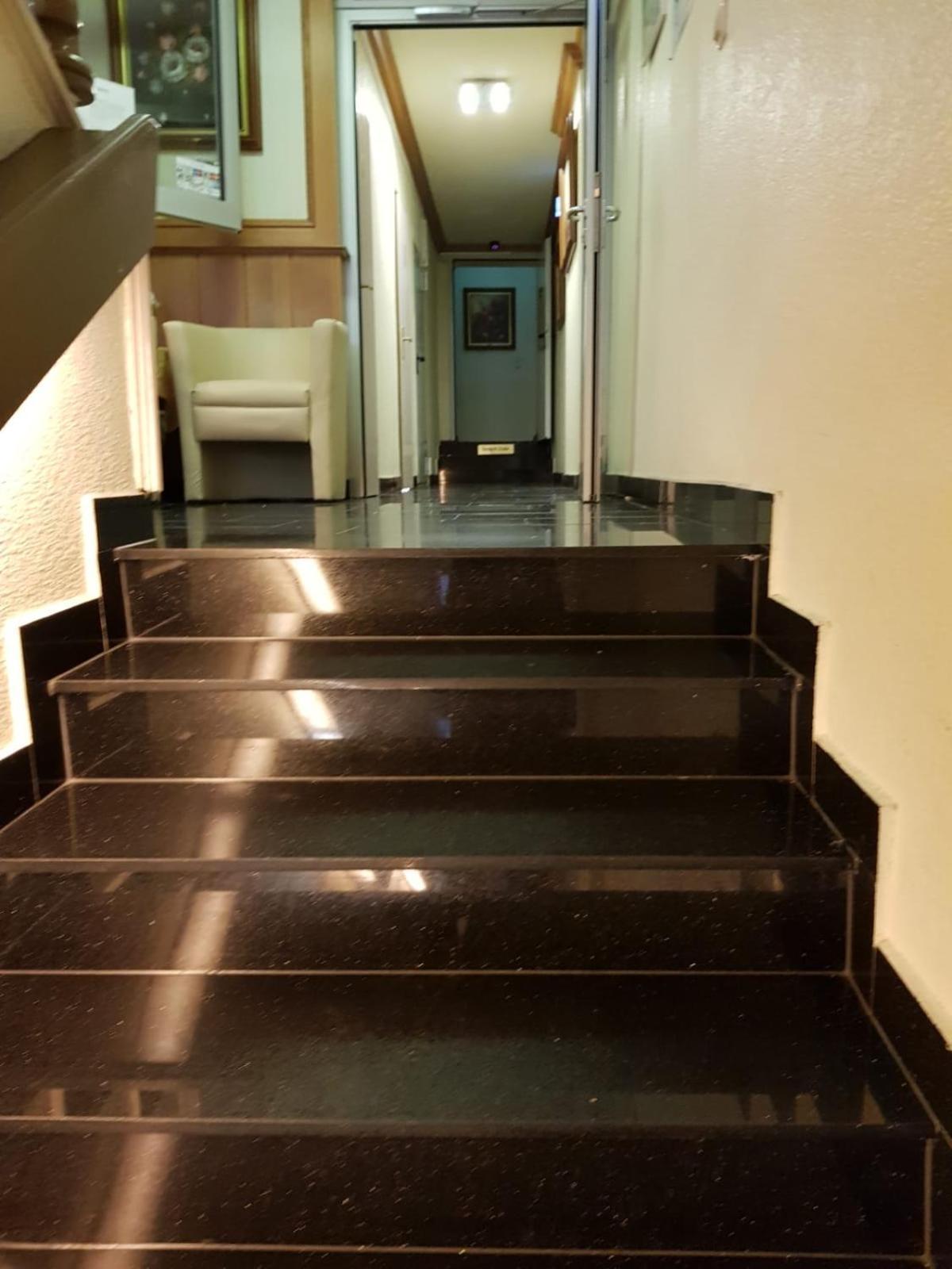 Hotel Drei Kronen Dortmund Buitenkant foto